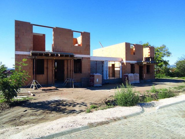 Eladó ikerház, Fóton 137.5 M Ft, 4 szobás / költözzbe.hu