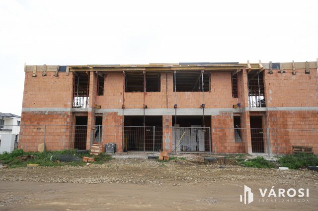 Eladó ikerház, Budapesten, XVIII. kerületben 154.9 M Ft, 5 szobás