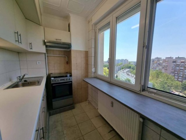 Eladó panellakás, Dunaújvárosban 35.5 M Ft, 2 szobás