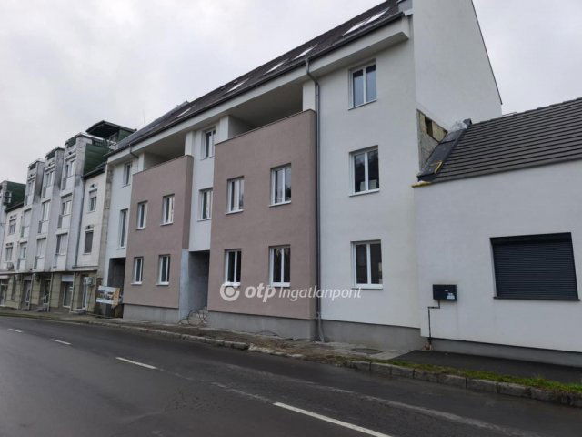 Eladó téglalakás, Nagykanizsán 90.915 M Ft, 4 szobás