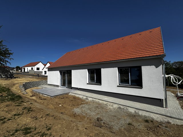 Eladó családi ház, Nagykozáron 109.9 M Ft, 4 szobás