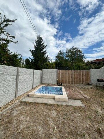 Eladó ikerház, Szigetszentmiklóson 89.9 M Ft, 4 szobás