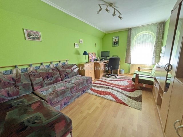 Eladó családi ház, Szombathelyen 148 M Ft, 5+1 szobás