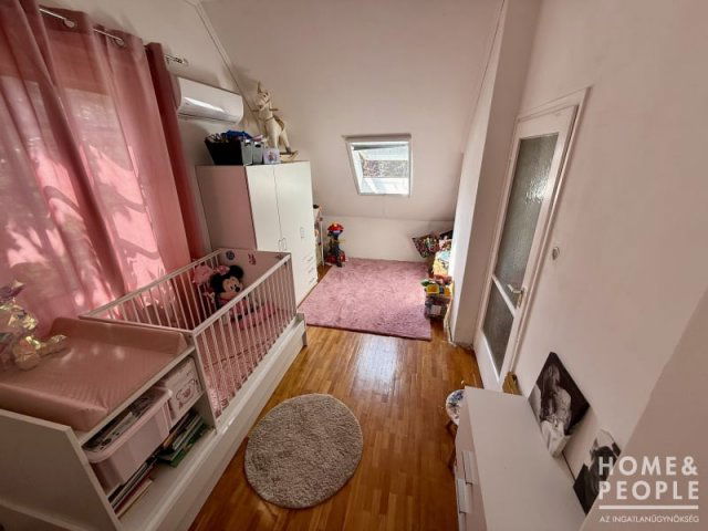 Eladó családi ház, Szegeden 118 M Ft, 4+1 szobás
