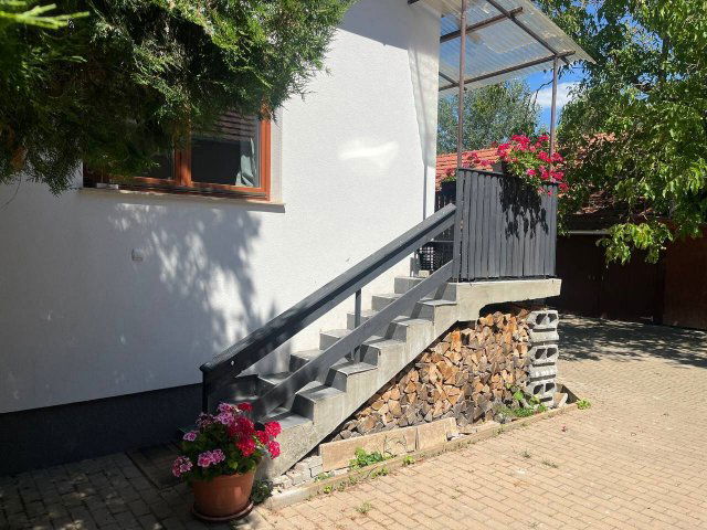 Eladó családi ház, Csobánkán 89.9 M Ft, 3 szobás