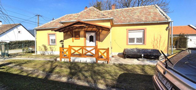 Eladó családi ház, Nemesgulácson 62.9 M Ft, 2 szobás