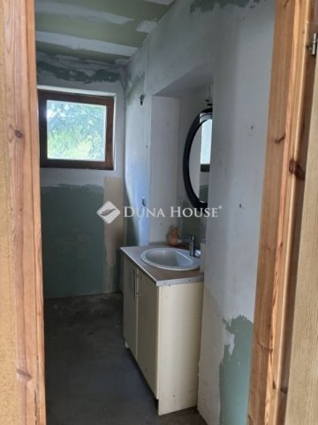 Eladó családi ház, Kerepesen 134.9 M Ft, 4 szobás