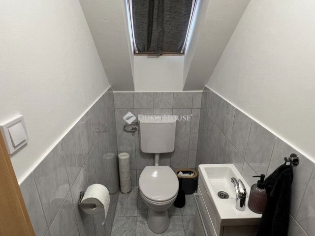 Eladó családi ház, Baracskán 36 M Ft, 3 szobás