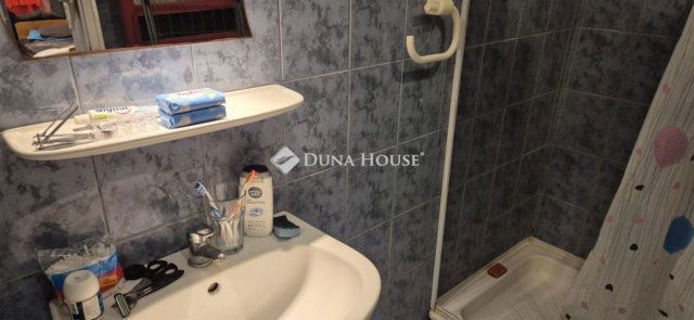 Eladó családi ház, Szegeden 33.8 M Ft, 1 szobás