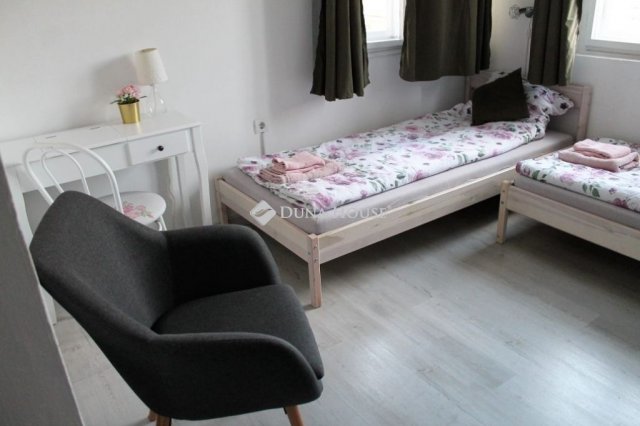 Eladó hotel, Galgahévízen 215 M Ft, 16 szobás