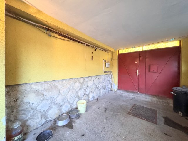 Eladó családi ház, Pécsett 62.9 M Ft, 4 szobás