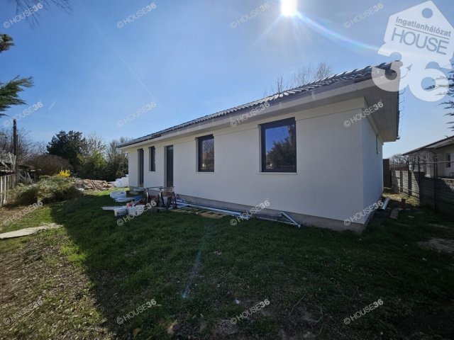 Eladó családi ház, Kecskeméten 126.9 M Ft, 4 szobás