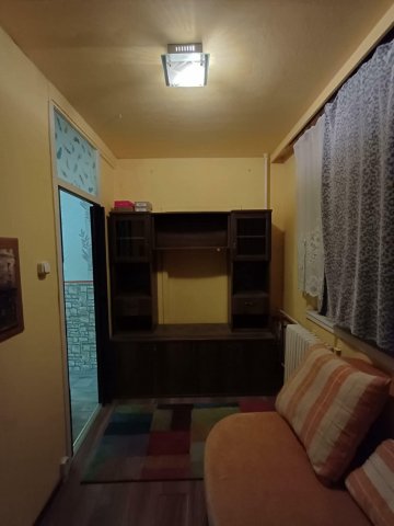 Eladó panellakás, Oroszlányban 27.9 M Ft, 1+1 szobás