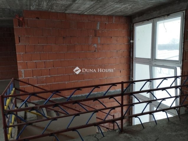 Eladó ipari ingatlan, Újszentivánon 53.5 M Ft