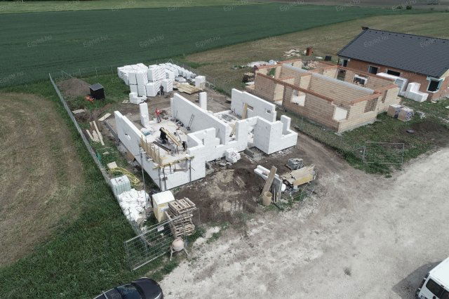 Eladó ikerház, Tárnokon 99.4 M Ft, 5 szobás