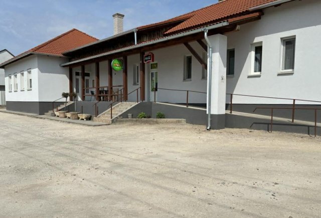 Eladó családi ház, Újhartyánon 180 M Ft, 3 szobás