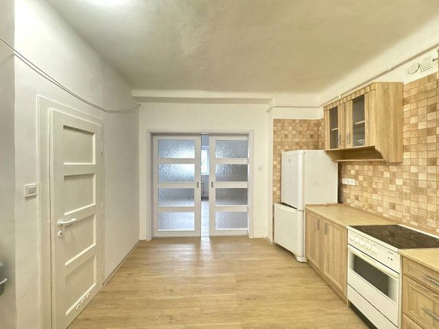 Kiadó téglalakás, albérlet, III. kerületben, Szél utcában