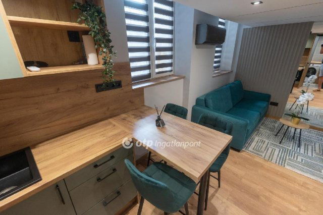 Eladó téglalakás, Budapesten, VI. kerületben 64.9 M Ft, 2 szobás