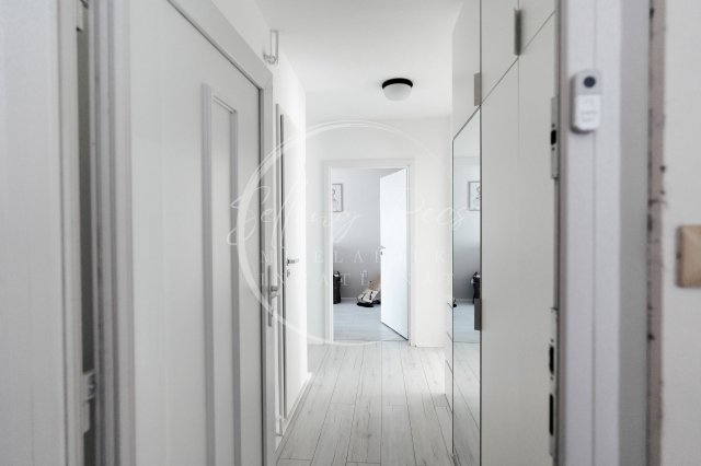 Eladó panellakás, Pécsett, Szabó Ervin téren 59.9 M Ft