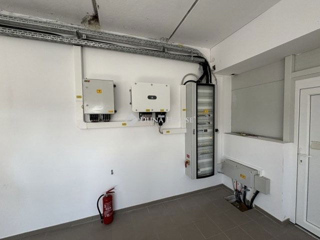 Eladó ipari ingatlan, Komáromban 411.7 M Ft / költözzbe.hu