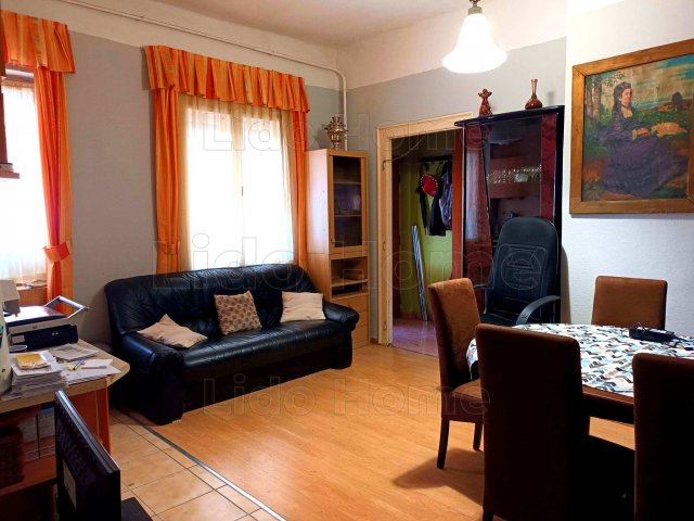 Eladó családi ház, Tatán 199.99 M Ft, 4 szobás