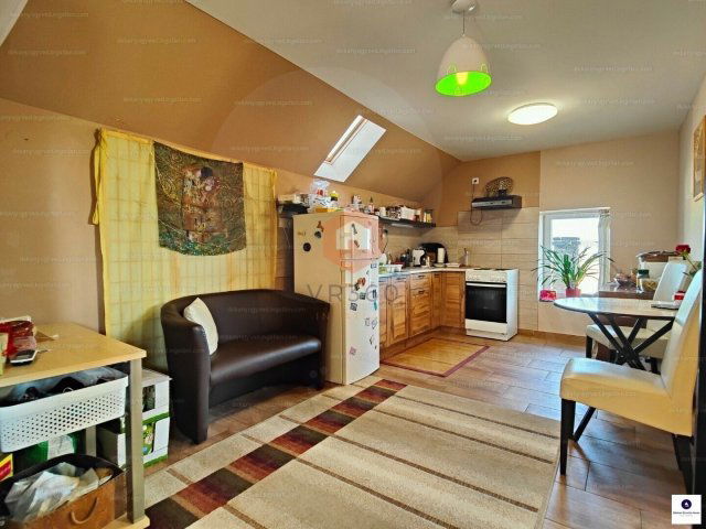 Eladó téglalakás, Pécsett, Hegyalja utcában 47 M Ft, 3 szobás