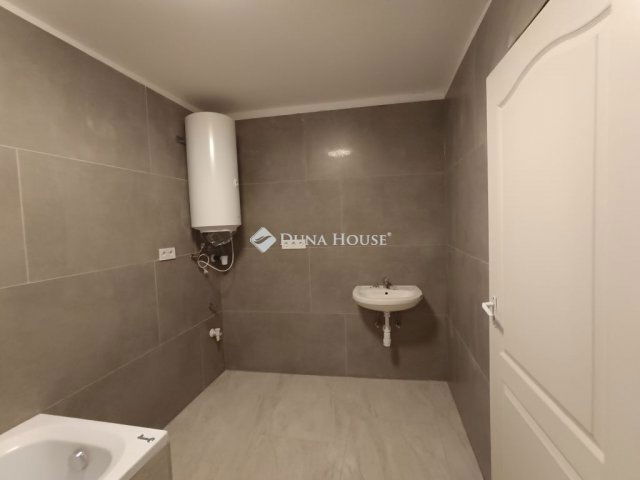 Eladó családi ház, Tápiószentmártonon 31.9 M Ft, 3 szobás