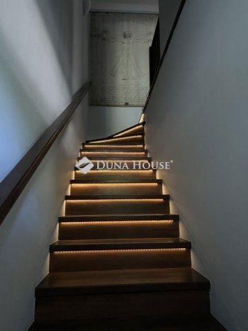 Eladó sorház, Budapesten, II. kerületben 296.4 M Ft, 4 szobás