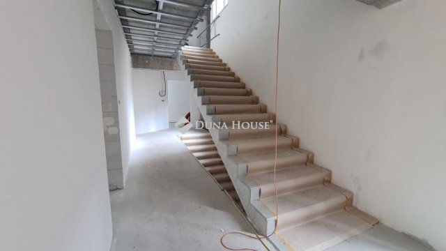 Eladó iroda, Sopronban 317.5 M Ft / költözzbe.hu
