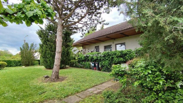 Eladó családi ház, Esztergomban 89.9 M Ft, 3 szobás