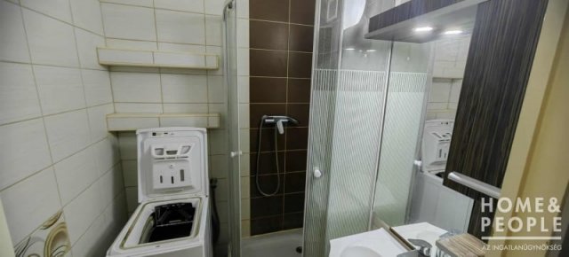 Eladó téglalakás, Szegeden 49.99 M Ft, 2 szobás