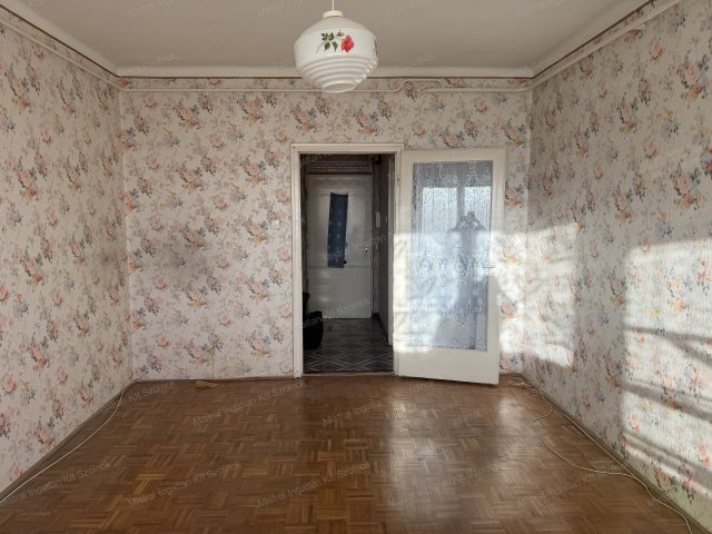 Eladó téglalakás, Törökszentmiklóson 25.5 M Ft, 1+1 szobás