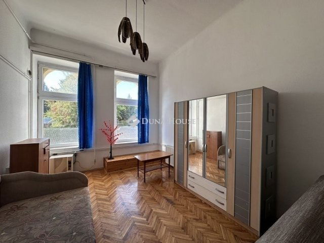 Eladó téglalakás, Budapesten, VIII. kerületben 62.5 M Ft