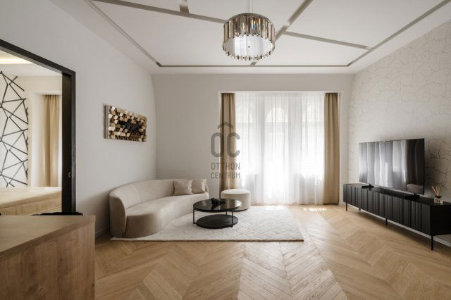 Eladó téglalakás, Budapesten, V. kerületben, Kígyó utcában