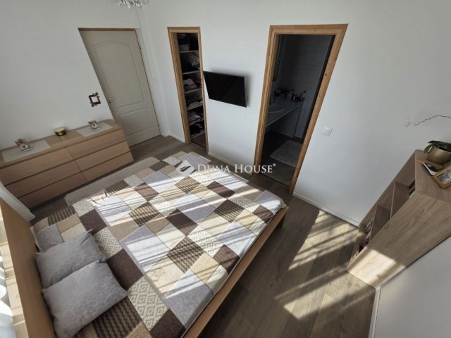 Eladó családi ház, Nagytarcsán 205 M Ft, 6 szobás