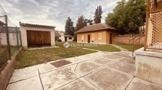 Eladó családi ház, Budapesten, IV. kerületben 119.9 M Ft