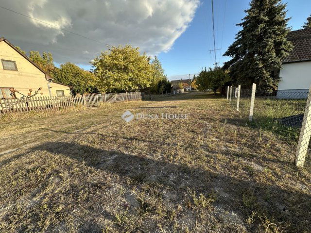 Eladó telek, Tiszaalpáron 7.9 M Ft / költözzbe.hu