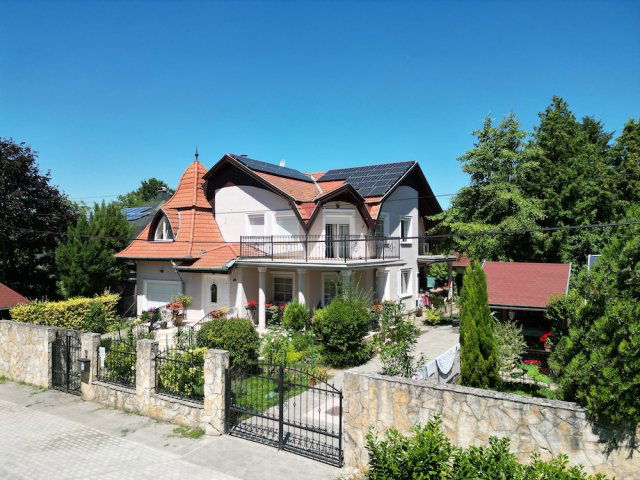 Eladó családi ház, Gödön 248 M Ft, 6 szobás