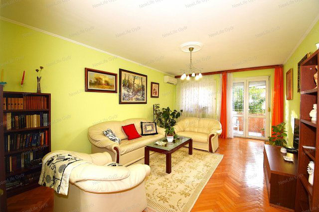 Eladó téglalakás, Győrött, Zrínyi utcában 81.9 M Ft, 3 szobás