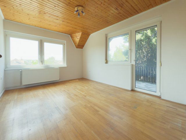 Eladó családi ház, Pécelen 149.9 M Ft, 7 szobás