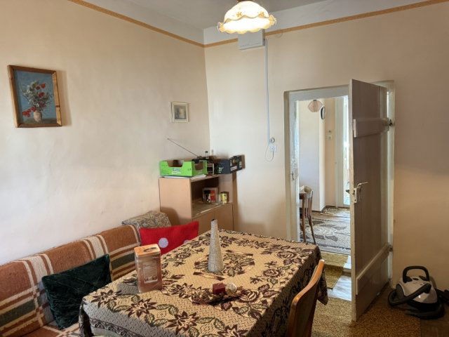 Eladó családi ház, Jászkisérén 10.9 M Ft, 2+1 szobás