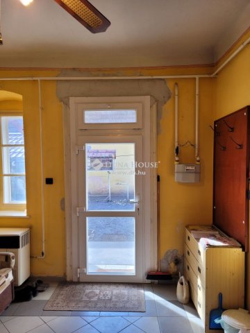 Eladó családi ház, Taksonyon 52.99 M Ft, 2 szobás
