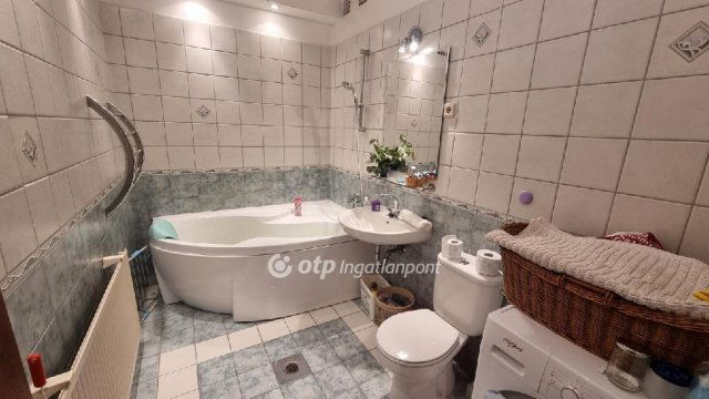 Eladó ikerház, Budapesten, III. kerületben 169 M Ft, 5 szobás
