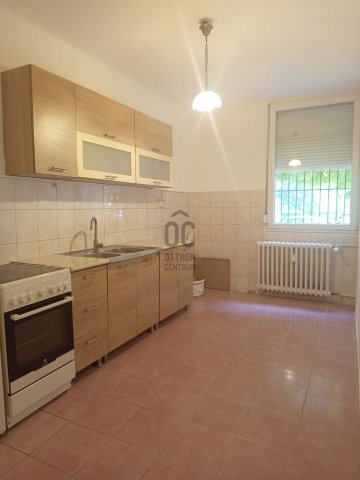 Eladó téglalakás, Tatabányán 32 M Ft, 1 szobás