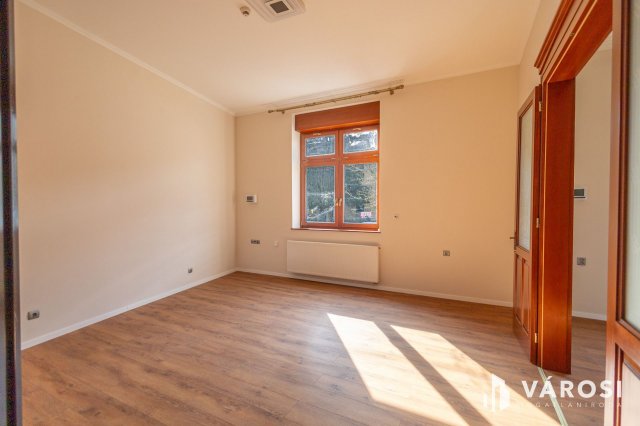 Kiadó iroda, Hódmezővásárhelyen 160 E Ft / hó, 1 szobás