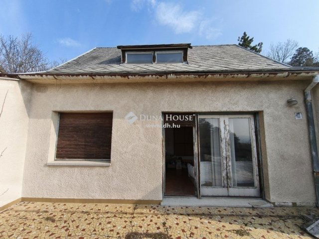 Eladó családi ház, Pécsett 84.9 M Ft, 5 szobás