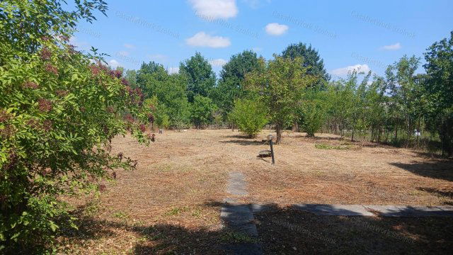 Eladó mezogazdasagi ingatlan, Szolnokon 11.5 M Ft