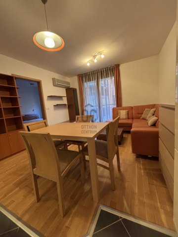 Eladó téglalakás, Budapesten, VI. kerületben 79.9 M Ft, 2 szobás