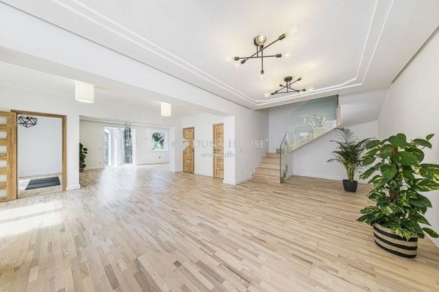 Eladó családi ház, Csobánkán 350 M Ft, 7 szobás