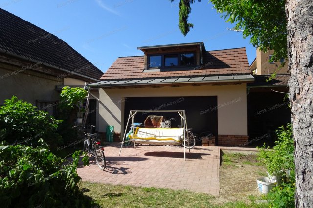 Eladó családi ház, Kecskeméten 94.9 M Ft, 3 szobás